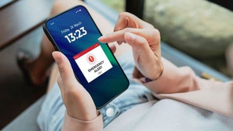 Deprem anında kesintisiz iletişim sağlayan mobil uygulamalar
