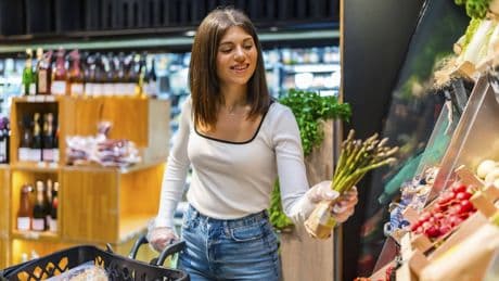 Preise auf Tiefststand: Wer Spargel liebt, sollte jetzt im Supermarkt zuschlagen