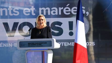 A Hénin-Beaumont, Marine Le Pen menace déjà le futur Premier ministre
