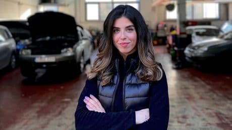Irati Etxandi, mecánica: “Si vendes tu coche usado y el comprador te pasa un enlace para descargar un informe con su historial, mira que sea una página oficial para no ser estafado”