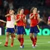 Spanje wint ook derde pouleduel overtuigend en treft gastland Zwitserland in kwartfinale