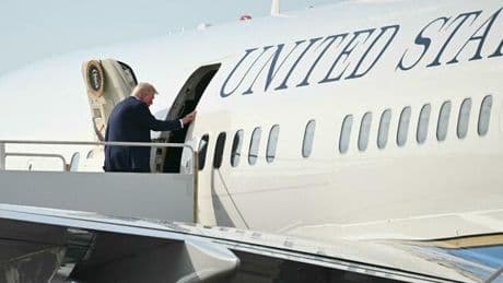 Trump, dai reali del Qatar un Boeing 747-8 di lusso (da 400 milioni) in regalo. «Sarà il nuovo Air Force One»