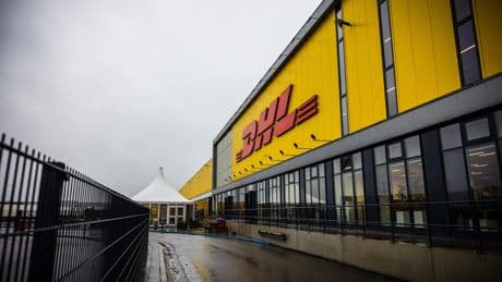 Meerdere mensen onwel na vondst verdacht pakket Duits DHL-centrum