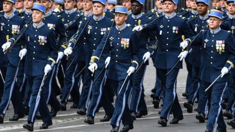 Un élève-officier chute mortellement à Paris à la veille de son défilé du 14-Juillet