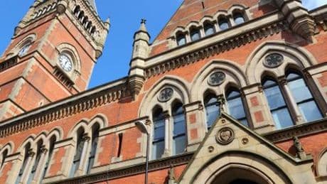 Britisches Gericht spricht sieben Männer in Missbrauchsprozess schuldig