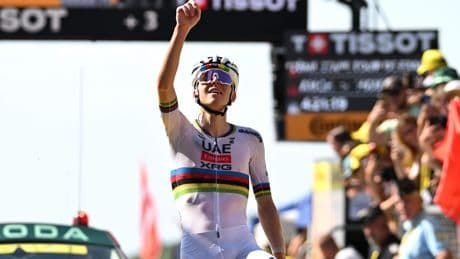 De genadeloze wraak van Tadej Pogacar in de Tour de France: ’Ik dacht echt: wat doet deze gast!?’