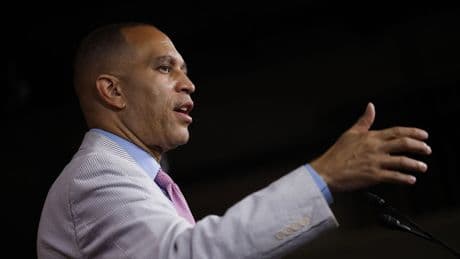 "No authority": Dems flame Trump's proposed Chicago crackdown