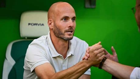 Net als Erik ten Hag: Paul Simonis geeft met Wolfsburg zege weg in de slotfase