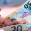 Finder versteckte Geld in Schuhen: Mann verliert 10.000 Euro – und bekommt sie dank Zeugen wieder zurück