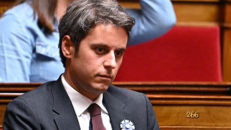 Laïcité : Renaissance veut interdire le voile pour les moins de 15 ans