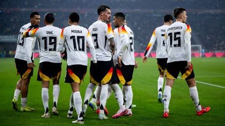Zum 2. Mal unterm Messer - DFB-Star enthüllt Geheim-OP