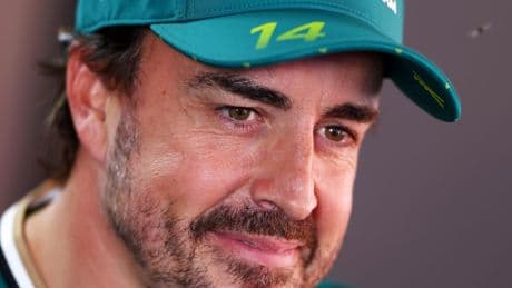 Mensaje de Fernando Alonso para 2026: "Puede que no sumemos, pero seguimos muy motivados para ser aspirantes el año que viene"
