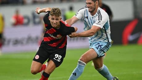 Fußball: Wolfsburg leiht Offensivspieler Lindström aus