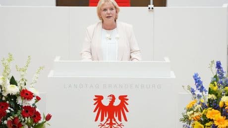 Kriegsgedenken: Landtagspräsidentin: Befreiung steht im Fokus des Gedenkens