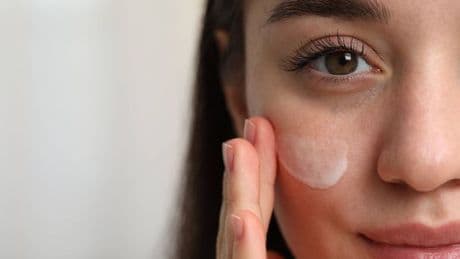 'Perfectly hydrating' raves fan of anti-wrinkle serum now with 67% price cut