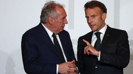 Budget : Emmanuel Macron émet des réserves sur le référendum envisagé par Bayrou, selon un de ses proches