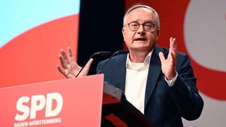 Vorfall im Landtag: SPD-Chef nach Hakenkreuz-Skandal: Muss Weg zurück geben