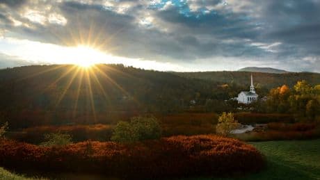 Leaf It to the Pros: The Northeast’s 18 Most Captivating Fall Foliage Escapes for 2025