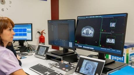 Basurto incorpora una nueva radioterapia que se adapta a los cambios en el tumor y en el paciente