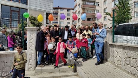 "Hüseyin'in türküleri bütün dünyanın işçi ve emekçilerine ulaşıyor"