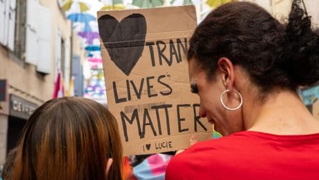 Discrimination : la défenseure des droits exhorte au respect des personnes transgenres