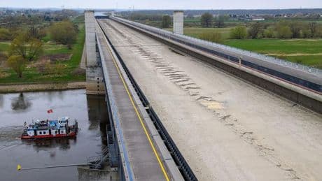 Schifffahrt: Trogbrücke bei Magdeburg wird wieder mit Wasser befüllt