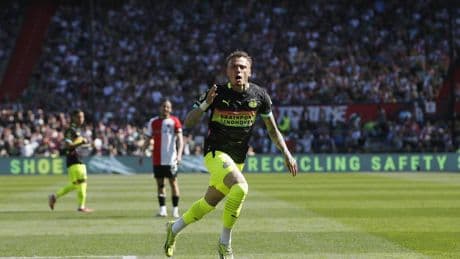 Zo lijkt PSV kansloos, zo is er weer hoop: titel kan toch nog na winst bij Feyenoord