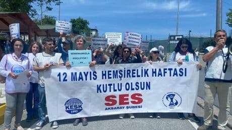Hemşireler Haftasında sağlık emekçileri taleplerini haykırdı: Köle değil, ebeyiz hemşireyiz