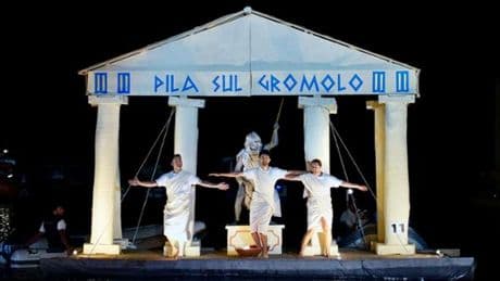 Sestri Levante, il tempio greco dei Pilani vince la Barcarolata 2025