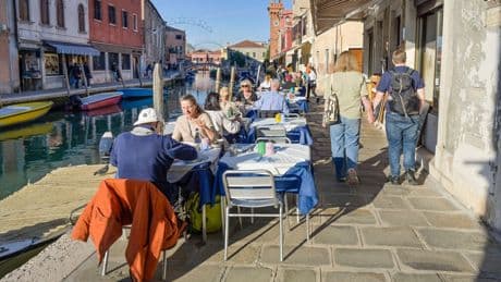 Massentourismus in Venedig: Erhöhung der Tagesgebühr auf 100 Euro gefordert