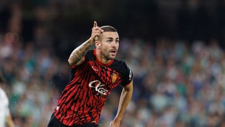 El Mallorca retira la capitanía a Dani Rodríguez y le suspende de empleo y sueldo tras sus quejas por no jugar en el Bernabéu