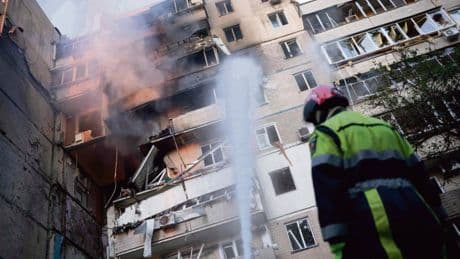 Guerre en Ukraine : la Russie lance une offensive militaire sans précédent contre Kiev après la réunion de la « coalition des volontaires »