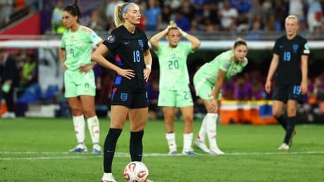 Alex Greenwood reveals conversation with Chloe Kelly before crucial Euros penalty