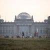 Christo und Jeanne-Claude: 30 Jahre nach Verhüllung - Reichstag wird angestrahlt