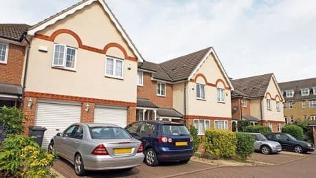 Drivers urged not to park on driveway on Saturday