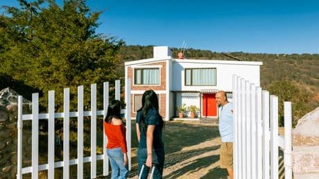 'We turned up to our luxury holiday villa but were met with Satan's guest house'