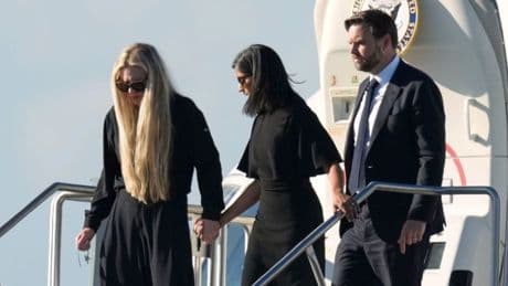 Charlie Kirks Leichnam: JD Vance begleitet ihn nach Arizona