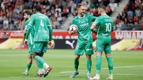 Ligue 1 : Saint-Étienne croit au maintien, Angers sauve sa peau, Le Havre terrassé par l’OM
