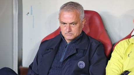 Jose Mourinho: "Kritik kararlar aleyhimizeydi ama oyuncularım mental olarak sağlam kalmayı başardı"