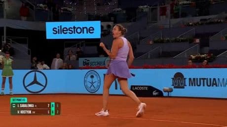 Sabalenka sobrevive a una mala noche y se mete en las &#039;semis&#039; del Mutua