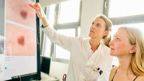 Leben mit Hautkrebs: "Das Muttermal auf meinem Bauch begann zu bluten. Ich wusste: Das ist nicht gut"