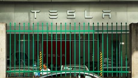 Elon Musk: Tesla meldet Gewinneinbruch von mehr als 70 Prozent