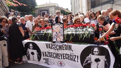 Emine Ocak, Galatasaray Meydanı’ndan uğurlandı: "Vazgeçmedin, vazgeçmeyeceğiz"