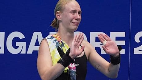 Unvermittelt bricht die Deutsche bei der Schwimm-WM in Tränen aus