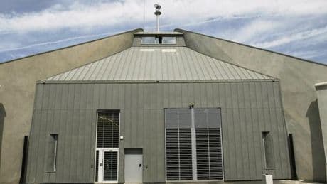 Comment une concurrence entre « livreurs » de colis interdits en prison a fini en bain de sang : « On m’a dit de tirer sur tout le monde »