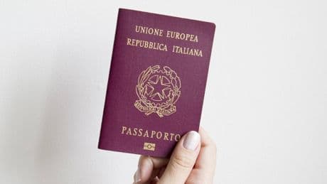 Ti hanno rubato o hai perso i documenti in viaggio? A chi rivolgersi e cosa fare