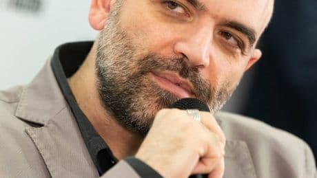 Saviano su Kirk: "Non accada come col Reichstag per Hitler", e il web lo attacca