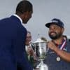 "C'est une fin de conte de fée" : l'Américain J.J. Spaun remporte son premier Majeur de golf à l'US Open au terme d'un final dantesque