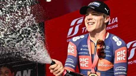 Picnic-PostNL met sprinter Van Uden naar Vuelta, beoogd kopman Poole haakt af door virus