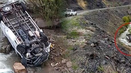 Hakkari'de işçileri taşıyan minibüs dereye devrildi! 2 ölü, 3 yaralı